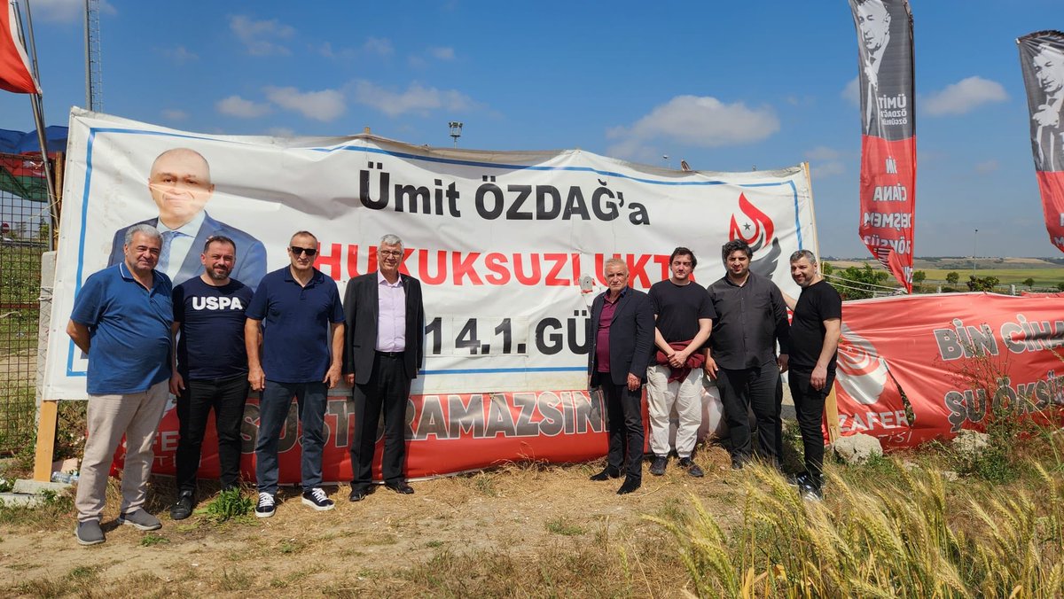 Ali Uzunırmak (@aliuzunirmak) on Twitter photo 10/06/2025 Salı sabahı zafer Partisinin Silivri nöbet çadırını, Bayrampaşa ilçe başkanı ve arkadaşlarının nöbetinde ziyaret ettik, <a href="/AliUzunirmak/">Ali Uzunırmak</a> , <a href="/AtilaKaya_MHP/">Atila KAYA</a> , <a href="/uhakanpaksoy/">Hakan Paksoy</a> , <a href="/yagmuruzunirmak/">Yağmur Uzunırmak</a> ,<a href="/MEplatformu/">Millî Egemenlik Platformu</a> ,<a href="/MilliDusunceMDM/">MillîDüşünceMerkezi</a>
ardından, her nerede, hangi kurum, kuruluşta ise, 10/06/2025 Salı sabahı zafer Partisinin Silivri nöbet çadırını, Bayrampaşa ilçe başkanı ve arkadaşlarının nöbetinde ziyaret ettik, <a href="/AliUzunirmak/">Ali Uzunırmak</a> , <a href="/AtilaKaya_MHP/">Atila KAYA</a> , <a href="/uhakanpaksoy/">Hakan Paksoy</a> , <a href="/yagmuruzunirmak/">Yağmur Uzunırmak</a> ,<a href="/MEplatformu/">Millî Egemenlik Platformu</a> ,<a href="/MilliDusunceMDM/">MillîDüşünceMerkezi</a>
ardından, her nerede, hangi kurum, kuruluşta ise,