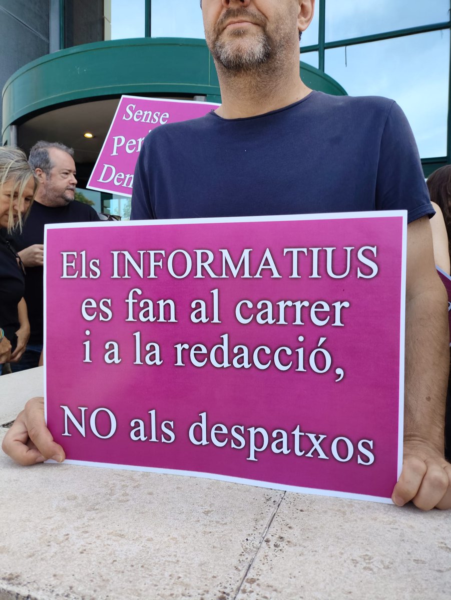 ComiteinfosIB3's tweet photo. La vaga a #IB3 té un seguiment del 95 per cent en l'aturada parcial entre les 11 i les 14 hores. @AMEstarellas @MargaProhens @goib https://t.co/NMGyk5SZ4b