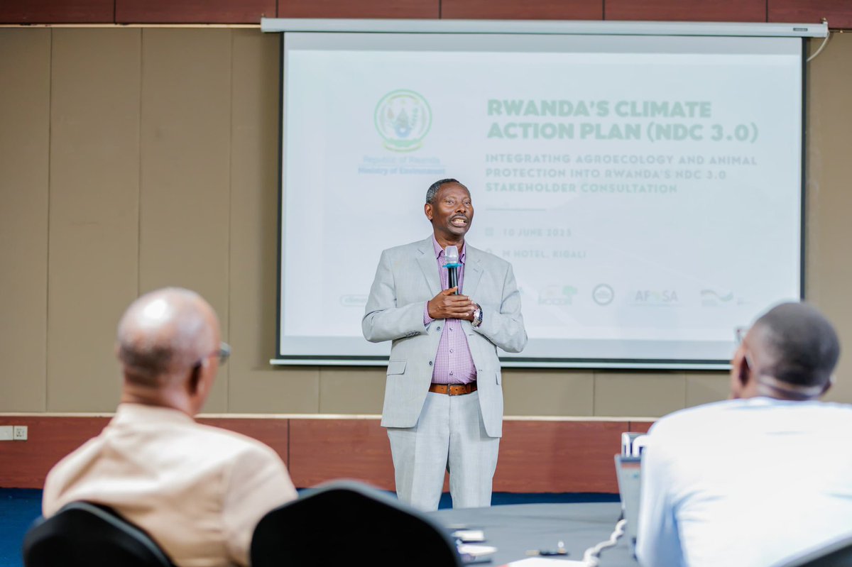 Umuhuzabikorwa w’Umuryango  w’Ihuriro ry’Umuryango nyarwanda ushinze  kurengera ibidukikije no guhangana n’imihindagurikire y’ikirere RCCDN (Rwanda Climate Change and Development Network), Vuningoma Faustin, yagaraje ko Afurika isohora igice gito cyane cy’imyuka yangiza ikirere