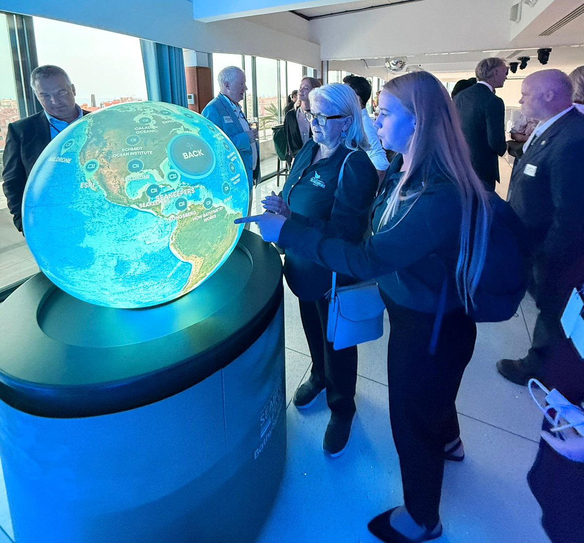 seabed2030's tweet image. Last night, we attended the Global Ocean Data Sharing event on #seabedmapping and #data sharing co-organized by @UNOceanDecade Corporate Data Group, Ocean Decade Alliance, @globalcompact, @IocUnesco, @IHOhydro, @gebcobathymetry, and the #Seabed2030 project.