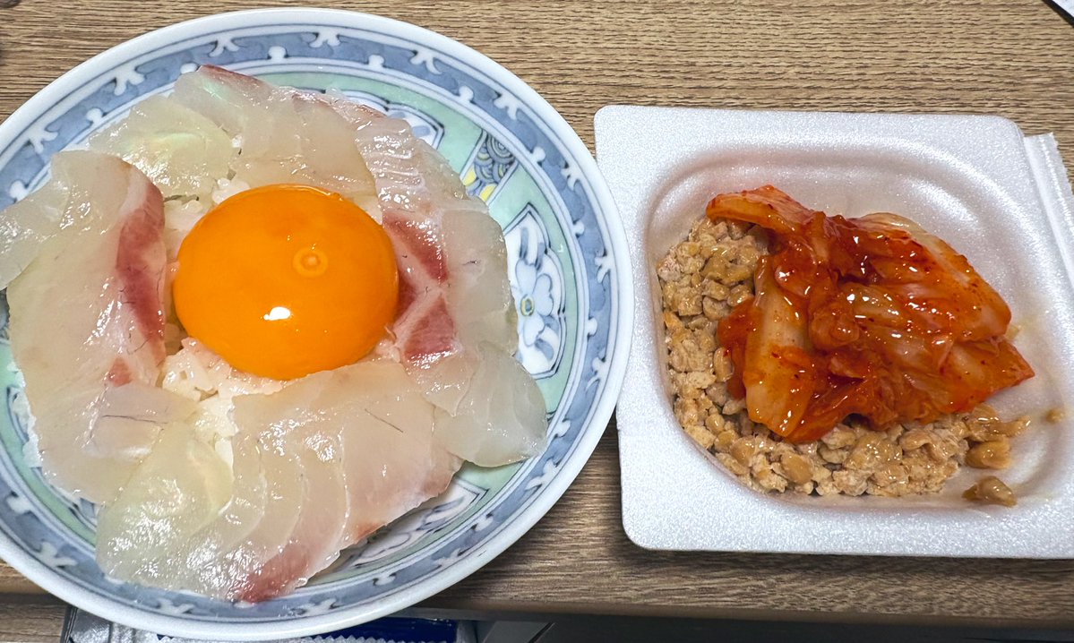 いいんだよー。体調良くない時は好きなものお食べ〜！ってことで、豆腐納豆キムチのはずが鯛になった！！