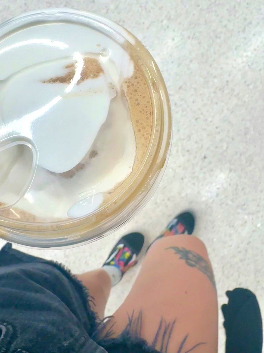 RoxanaCodes's tweet image. Good morning! Giant bag checked, giant (to me) coffee obtained, giant week ahead. 😅
See you soon, @RenderATL!! 🔥🔥🔥

#renderatl #atlantatechweek #womenintech

(PS Security referred to me at “the young lady in the shorts” and I’m not mad about it. 😆)