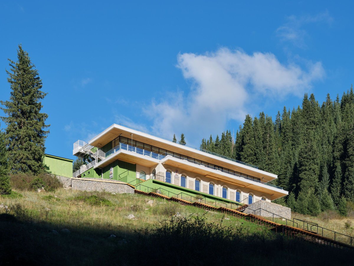 Archello's tweet image. Tary Café by Sandyq Group brings contemporary architecture to Lake Kolsai with humility and care. 
buff.ly/njW2lZZ

#MaterialConscious #ContextualArchitecture #SustainableDesign