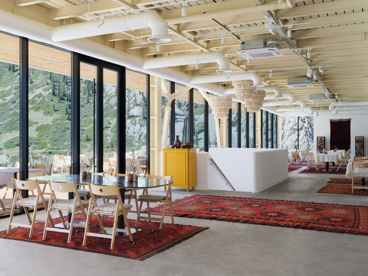 Archello's tweet image. Tary Café by Sandyq Group brings contemporary architecture to Lake Kolsai with humility and care. 
buff.ly/njW2lZZ

#MaterialConscious #ContextualArchitecture #SustainableDesign