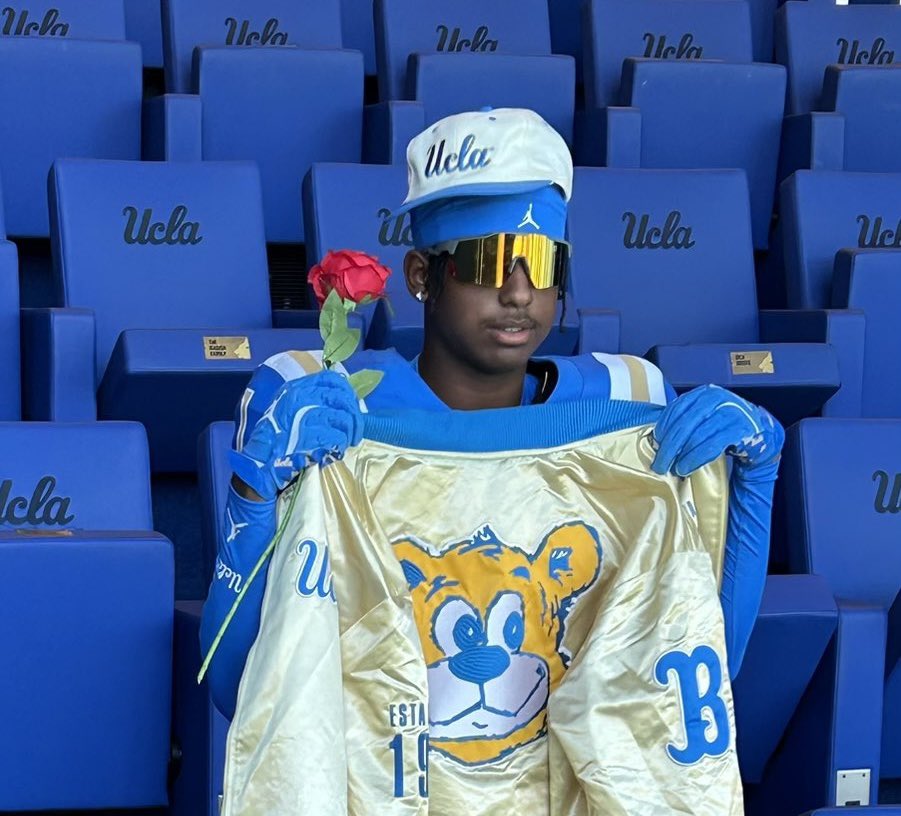 Dylan Waters, a 2026 CB at Missouri City (Texas) Fort Bend Marshall, recapped his official visit to UCLA that had him raving about the SoCal setting, defensive coordinator Ikaika Malloe’s scheme and the staff.

“They really made it feel like a home.”

📝: ucla.rivals.com/news/socal-are…