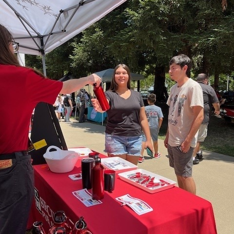 SPStorage's tweet image. SPS Modesto – Woodland had a blast at the American Graffiti event! The booth was buzzing and the promo items flew off the table. Thanks for all the love, Modesto! 🎉🚘#SecurityPublicStorage #Modesto