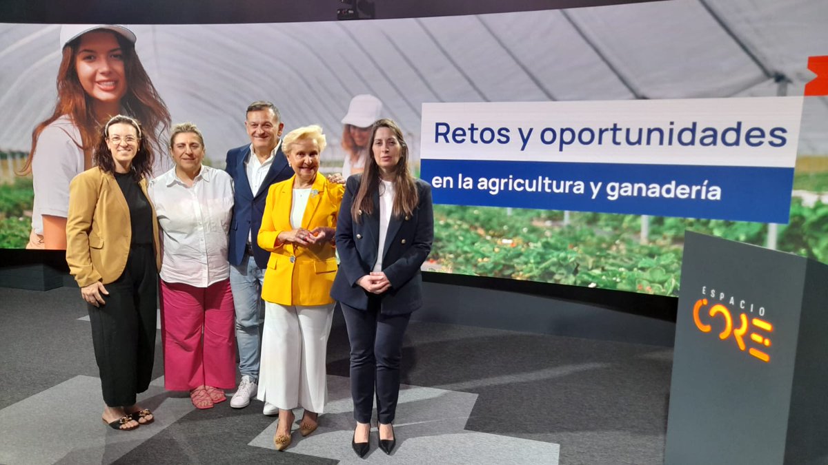 Hoy ha estado en #Davante Carmen Quintanilla, presidenta fundadora de la Asociación de Familias y #Mujeres del Medio Rural <a href="/AFAMMERmujer/">Afammer</a> 
 
Pronto más información de esta colaboración 🤝

#mujeresrurales #formaciónmujeres #formaciónagricultura #formación