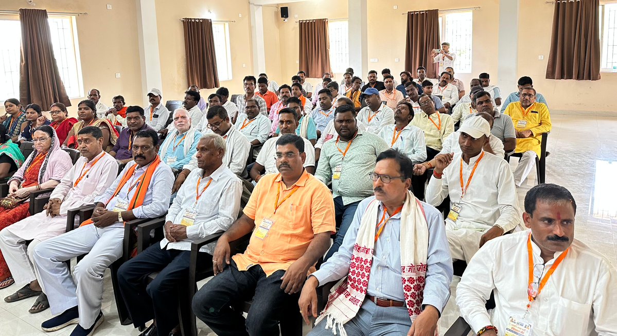BJP JHARKHAND (@bjp4jharkhand) on Twitter photo рд╕реЗрд╡рд╛ рд╕реБрд╢рд╛рд╕рди рдФрд░ рдЧрд░реАрдм рдХрд▓реНрдпрд╛рдг
рдореЛрджреА рд╕рд░рдХрд╛рд░ рдореЗрдВ рд╕рднреА рдХреЛ рд╕рдореНрдорд╛рди
рд╕реЗрд╡рд╛, рд╕реБрд╢рд╛рд╕рди рдФрд░ рдЧрд░реАрдм рдХрд▓реНрдпрд╛рдг рдХреЗ 11 рд╡рд░реНрд╖ рдкреВрд░реНрдг рд╣реЛрдиреЗ рдкрд░ рдЖрдЬ рд▓рд╛рддреЗрд╣рд╛рд░ рдЬрд┐рд▓рд╛ рдореЗрдВ рдЖрдпреЛрдЬрд┐рдд рдкреНрд░реЛрдлреЗрд╢рдирд▓ рдореАрдЯ рдХреЛ рдкреНрд░рджреЗрд╢ рдорд╣рд╛рдордВрддреНрд░реА рд╢реНрд░реА <a href="/PKVarmaRanchi/">Pradip Kumar Varma</a> рдЬреА рдиреЗ рд╕рдВрдмреЛрдзрд┐рдд рдХрд░ рд╡рд╣рд╛рдВ рд▓рдЧрд╛рдП рдЧрдП рдкреНрд░рджрд░реНрд╢рдиреА рдХрд╛ рдЙрджреНрдШрд╛рдЯрди рдХрд┐рдпрд╛ рдПрд╡рдВ рддрддреНрдкрд╢реНрдЪрд╛рдд рдкреНрд░реЗрд╕ рд╡рд╛рд░реНрддрд╛ рдХреЛ рд╕реЗрд╡рд╛ рд╕реБрд╢рд╛рд╕рди рдФрд░ рдЧрд░реАрдм рдХрд▓реНрдпрд╛рдг
рдореЛрджреА рд╕рд░рдХрд╛рд░ рдореЗрдВ рд╕рднреА рдХреЛ рд╕рдореНрдорд╛рди
рд╕реЗрд╡рд╛, рд╕реБрд╢рд╛рд╕рди рдФрд░ рдЧрд░реАрдм рдХрд▓реНрдпрд╛рдг рдХреЗ 11 рд╡рд░реНрд╖ рдкреВрд░реНрдг рд╣реЛрдиреЗ рдкрд░ рдЖрдЬ рд▓рд╛рддреЗрд╣рд╛рд░ рдЬрд┐рд▓рд╛ рдореЗрдВ рдЖрдпреЛрдЬрд┐рдд рдкреНрд░реЛрдлреЗрд╢рдирд▓ рдореАрдЯ рдХреЛ рдкреНрд░рджреЗрд╢ рдорд╣рд╛рдордВрддреНрд░реА рд╢реНрд░реА <a href="/PKVarmaRanchi/">Pradip Kumar Varma</a> рдЬреА рдиреЗ рд╕рдВрдмреЛрдзрд┐рдд рдХрд░ рд╡рд╣рд╛рдВ рд▓рдЧрд╛рдП рдЧрдП рдкреНрд░рджрд░реНрд╢рдиреА рдХрд╛ рдЙрджреНрдШрд╛рдЯрди рдХрд┐рдпрд╛ рдПрд╡рдВ рддрддреНрдкрд╢реНрдЪрд╛рдд рдкреНрд░реЗрд╕ рд╡рд╛рд░реНрддрд╛ рдХреЛ