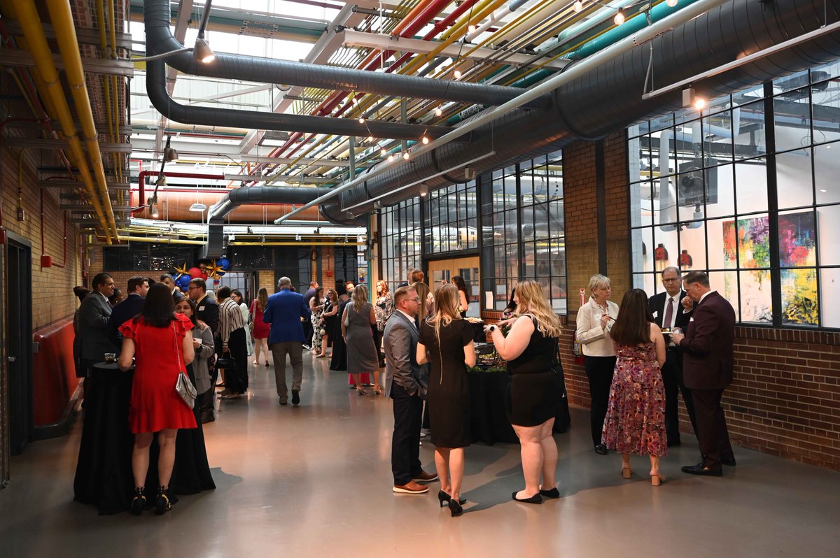 We celebrated our 2025 Dukes from the Last Decade winners on Saturday evening at the Energy Innovation Center.🥂
Learn more about these outstanding #DuqAlumni: duq.edu/alumni/dukesfr…
#DukesFromTheLastDecade