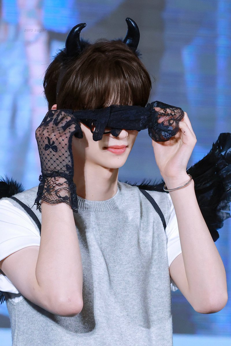 250608 

😈🖤

#신유 #SHINYU #투어스 #TWS