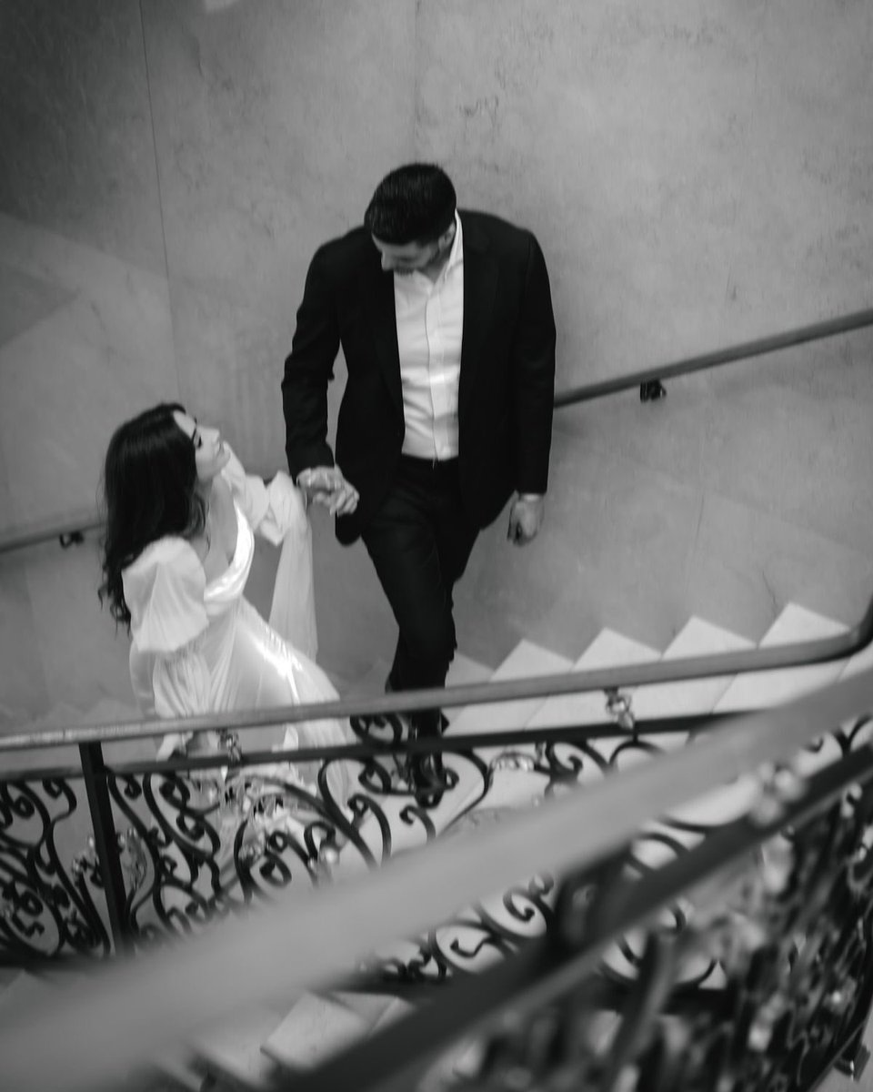 foradrianlia's tweet image. It didn’t even matter when I thought I was a different person. I fell in love with him all the same and I’m starting to think there’s no way out for me after all.