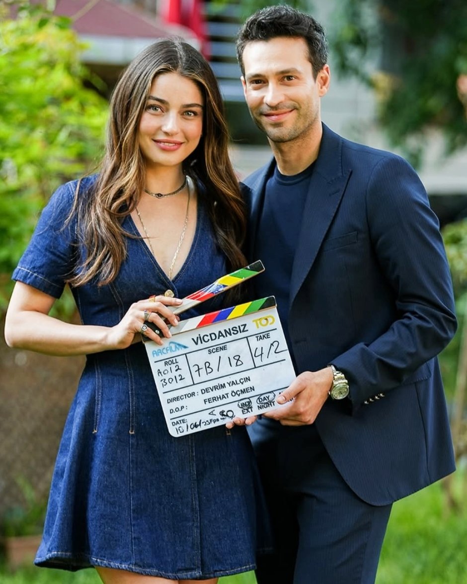 Omg....look at her...look at themmmm... mashallah 🧿

#AyçaAyşinTuran #EkinKoç #Vicdansiz