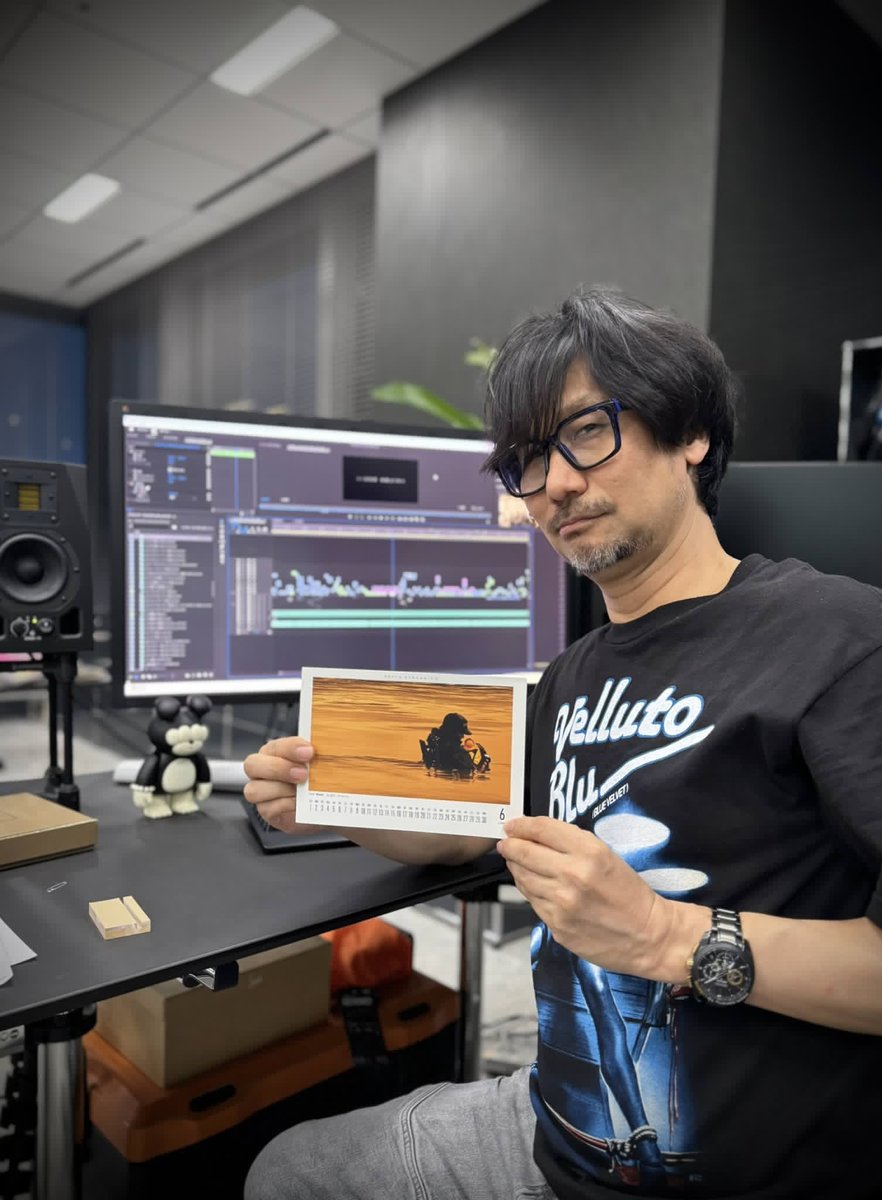 HIDEO_KOJIMA_EN's tweet photo. Returned home and now editing the trailer😅🥶 https://t.co/0jXlPC1zZE
