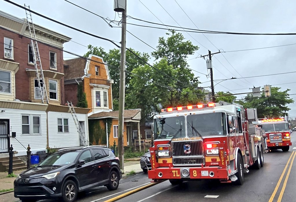 PhillyFireDept's tweet image. Daily totals for Monday, June 9:
🚑: 777 EMS incidents
🚒: 147 fire incidents
🔥: 3 working fires
#PFDstrongtogether