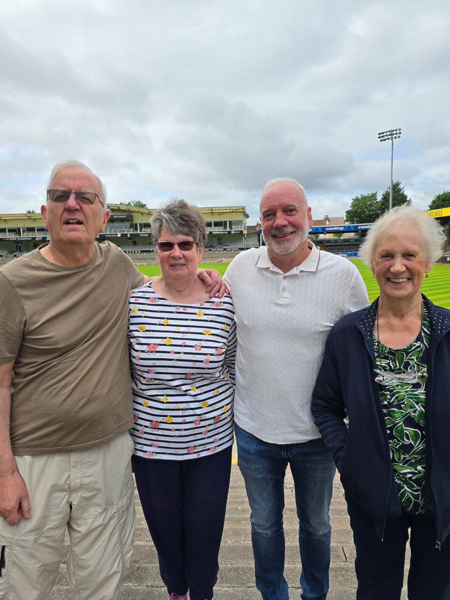 💙 Great to have #BristolRovers icon Ian Alexander with us at Extra Time today. Brilliant to hear some of his stories at 'The Gas' 🙌🔵⚪️

#4Quarters1Community