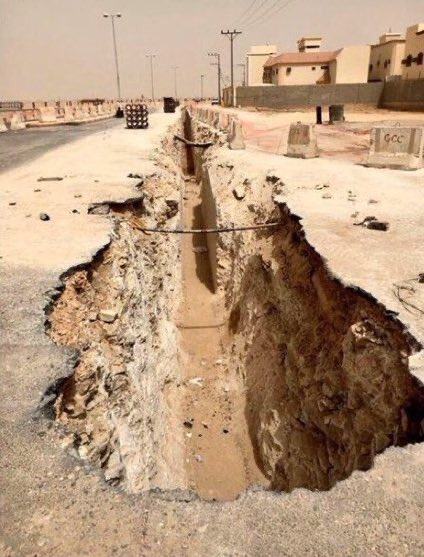 SpicyCati's tweet photo. الفرق بين شغل الشركات الكورية وشغل المقاول المصري المتهالك https://t.co/Flp2kUZlhh