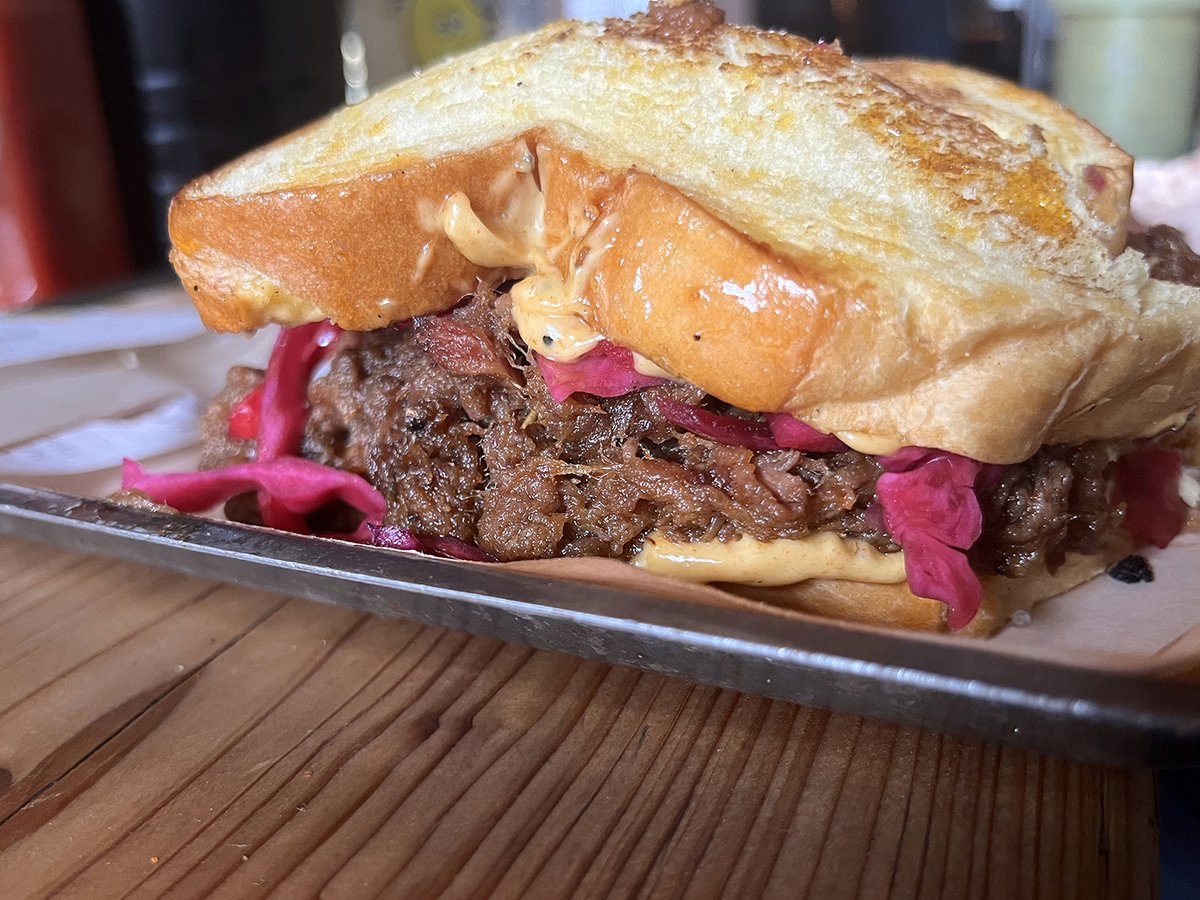 pickyglutton's tweet photo. I went to the much-hyped Burnt Smokehouse in Leyton. Perhaps inevitably, I came away disappointed: https://t.co/gE0NbSkb7C https://t.co/uGAcaXOALv