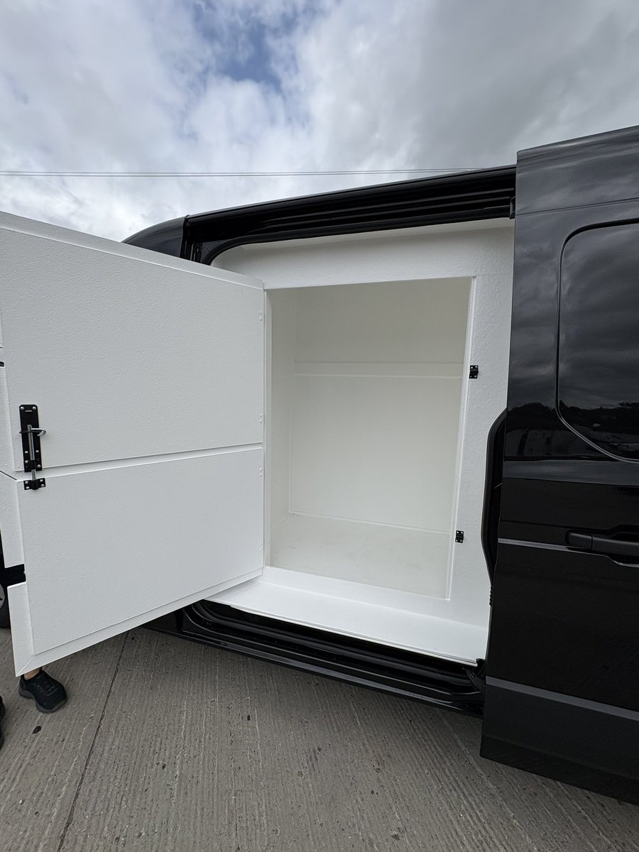 AVL_VehicleLin's tweet photo. Fresh out of the workshop! 🚚✨Here’s one of the six custom fibreglass-lined vans we built recently for a happy customer. These conversions are built to last and look sharp on the road 🔧💪

•

#avl #fibreglass #fibreglasslining #vanconversion #reline #vanupgrades https://t.co/NHl8o6W049