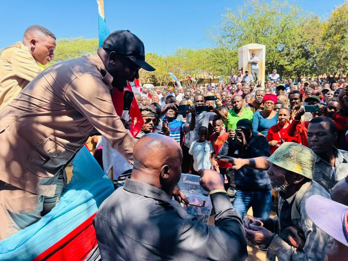 Sativa255's tweet photo. #ToneToneUpdates
Licha ya heka heka za mapema IGUNGA bado wanchi wameshiriki #ToneTone kuwezesha chama kuendelea na kampeni ya #NoReformsNoElection
Jumla ya Tsh 300,900/= (Laki tatu na elfu tisa). Imepatikana IGUNGA.
MSAJILI KAFUNGIA CHAMA KISIPATE RUZUKU ili tuweke viongozi anaowataka yeye MSAJILI.
Tumekataa akae na RUZUKU yake, kampeni ya #NoReformsNoElection itaendelea kwa Nguvu ya umma.
Unaweza kuchangia pia #ToneTone
Namba: 0744446969
Jina: CHADEMA HQ
#NoReformsNoElection
#ToneTone
#TUTAKUWEPO๐ซต๐พ๐