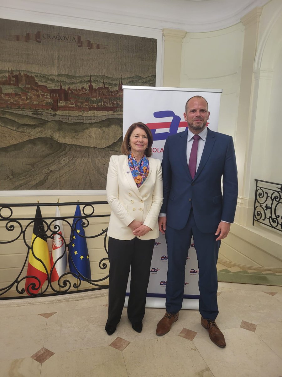 Embassy of Poland BE (@plinbelgium) on Twitter photo 🇵🇱🇪🇺Under the 🇵🇱 #POLAND25EU Presidency, Chargé d’affaires Katarzyna Skórzyńska hosted EU Ambassadors for a lunch with 🇧🇪 Minister <a href="/FranckenTheo/">Theo Francken</a>. A precious opportunity to discuss EU defence cooperation, BE priorities & NATO Summit preparation. Minister, thank you for your visit! 🇵🇱🇪🇺Under the 🇵🇱 #POLAND25EU Presidency, Chargé d’affaires Katarzyna Skórzyńska hosted EU Ambassadors for a lunch with 🇧🇪 Minister <a href="/FranckenTheo/">Theo Francken</a>. A precious opportunity to discuss EU defence cooperation, BE priorities & NATO Summit preparation. Minister, thank you for your visit!