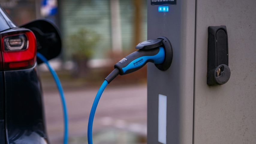MEngineeringMag's tweet image. Electric vehicle (EV) enthusiasts see recent executive orders and possible tax changes as mere bumps in the road. Find out how much you know about the future of the innovative technology of EVs. asme.org/topics-resourc…