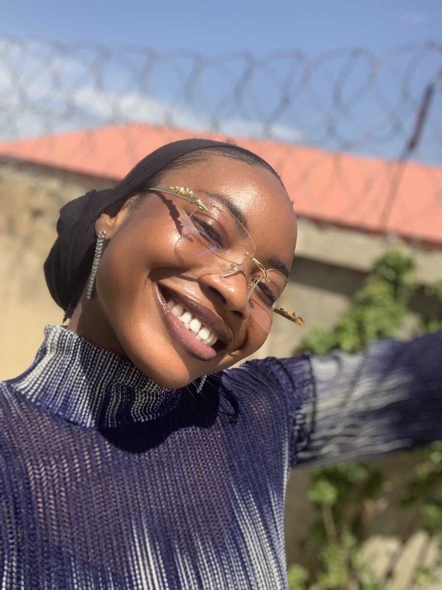huceesolace's tweet photo. GRATEFUL looks good on me🥰 https://t.co/PvjLXPvtcd
