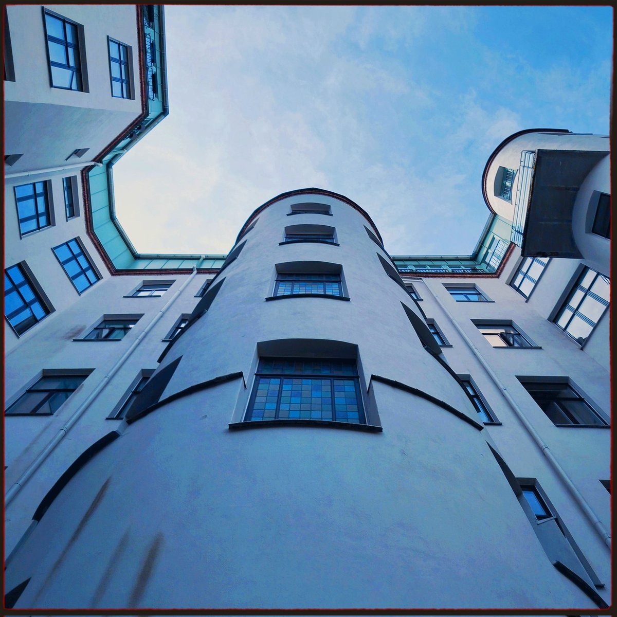 anthonyhunter69's tweet photo. #architecture 🙂
#skyline #hmdskyline @Nokia @NokiaMobile @HMDGlobal @HMDdevices #shotonhmd #shotonskyline @teampureview @NokiamobBlog #nokia #photography #phoneography #shotonnokia #nokiamobile #oldrollapp #oldroll #oldrollcamera https://t.co/SratOFn27Z