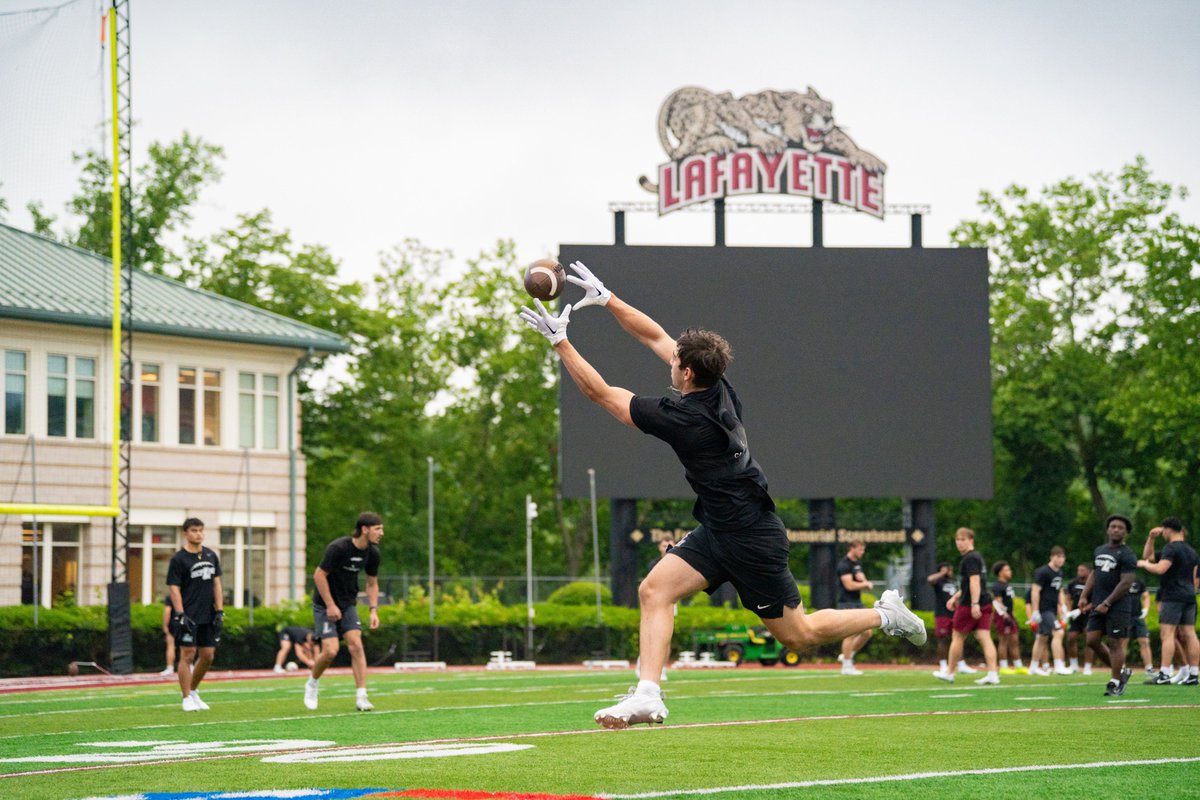 LafColFootball's tweet image. Putting in that offseason work 🏈 🐆
#RollPards #ClimbTheHill
@GoLeopards @LafCol