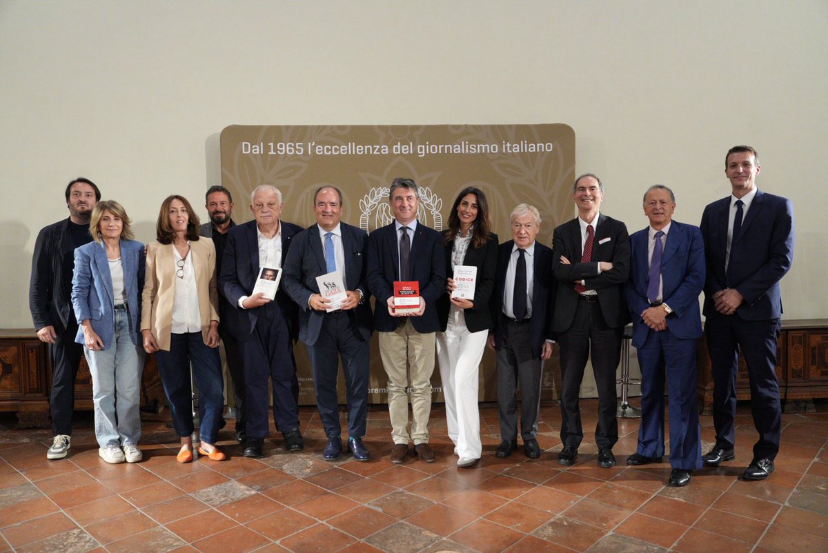 Svelata la quartina finalista della 61^ edizione del #premioestense2025!

Paolo Rumiz - <a href="/feltrinellied/">Feltrinelli Editore</a>
<a href="/gadlernertweet/">Gad Lerner</a> - <a href="/feltrinellied/">Feltrinelli Editore</a> 
<a href="/marziogmian/">marzio g. mian</a> - <a href="/feltrinellied/">Feltrinelli Editore</a>
Milena Gabanelli e Simona Ravizza – Ed. Fuori Scena

#premioestense #ferrara #giornalismoitaliano #libri #cultura