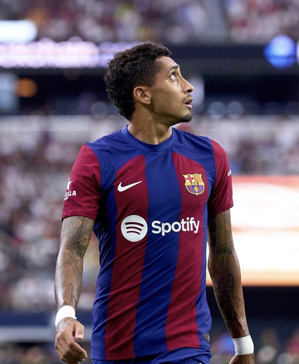 ka10em's tweet photo. Raphinha                                 Raphinha
Last season:                           This season:
37 games                                 54 games 
10 goals                                    34 goals
13 Assists                                25 Assists

So proud of him ❤️ https://t.co/zL2vdRQAEV