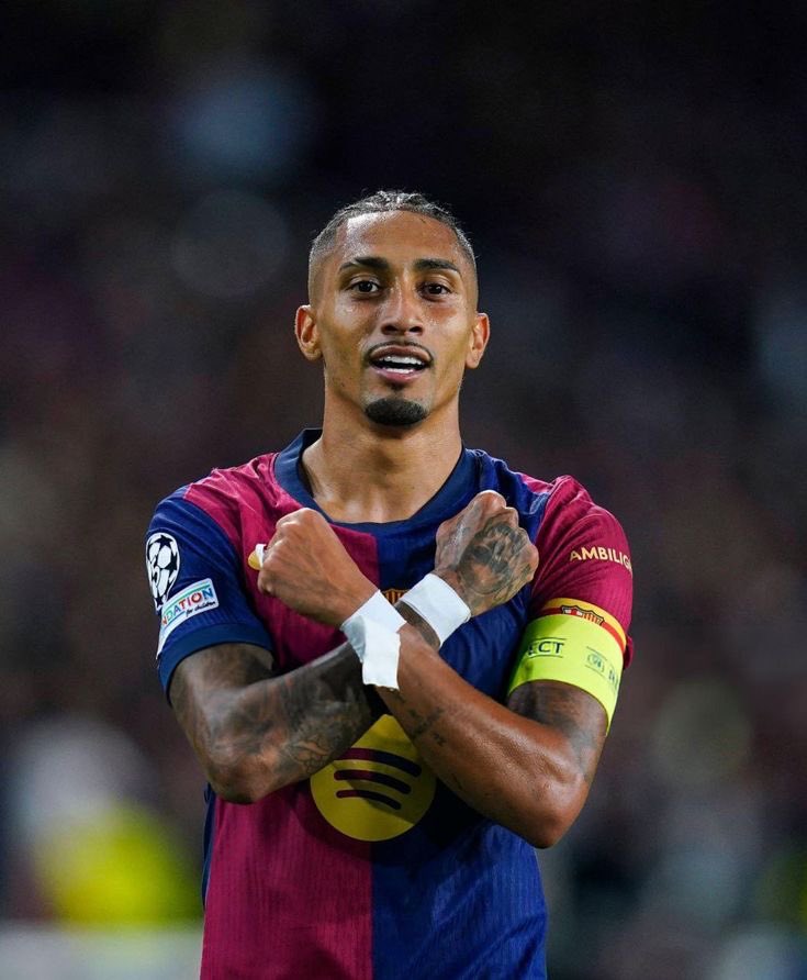 ka10em's tweet photo. Raphinha                                 Raphinha
Last season:                           This season:
37 games                                 54 games 
10 goals                                    34 goals
13 Assists                                25 Assists

So proud of him ❤️ https://t.co/zL2vdRQAEV
