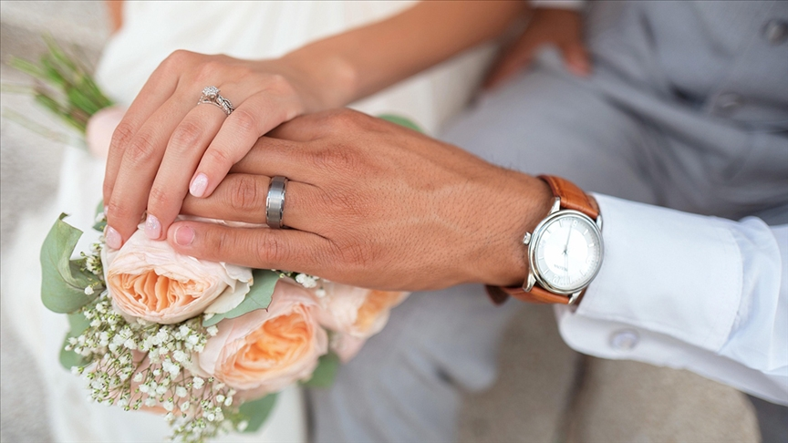 👰🤵‍♂️Evlilik yolundaki 7 binin üzerinde genç, markaların indirim kampanyasından yararlandı

🤝Evlilik hazırlığı sürecinde yapacağı alışverişlerde 30'un üzerinde firmanın sunduğu mevcut indirimlere ek % 5'ten % 35'e varan oranlarda indirimlerden faydalanıyor