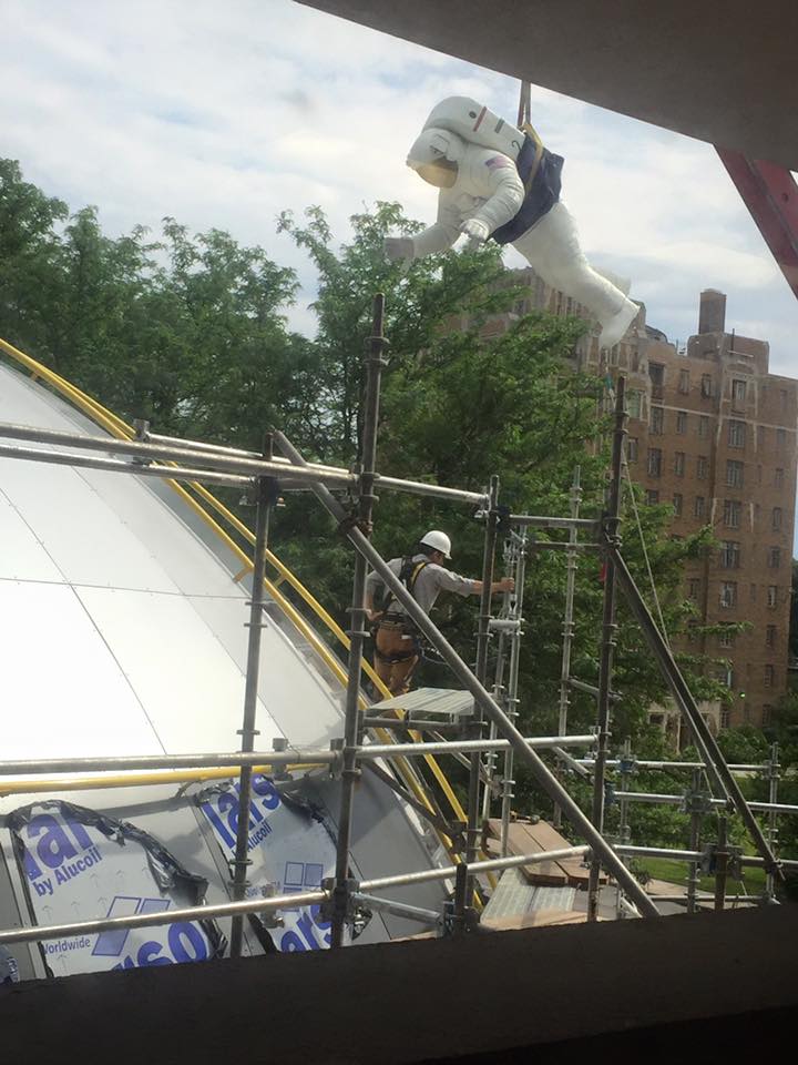 On June 10, 2016 there was a spacewalk at the museum!👨‍🚀 We welcomed two 9-foot-tall astronauts who can be seen on the exterior of the Schaefer Planetarium and Space Object Theater.