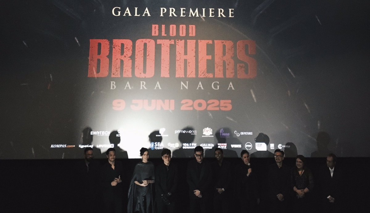 Gala Premiere — Blood Brothers: Bara Naga.
Setelah nonton semalam, ya gak heran kenapa film ini bisa jadi film terlaris di Malaysia sepanjang tahun ini. Dua jam lebih bener-bener puas dan terhibur. ASSALAMUALAIKUM! 😆🫵🏻