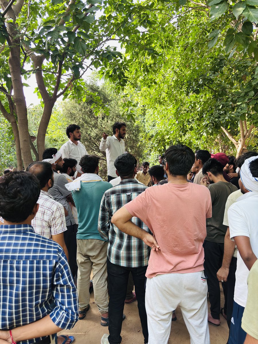 #First_Grade_Exam_आगे_बढ़ाओ 
#First_Grade_स्थगित_करो 
सभी भाई अधिक से अधिक पोस्ट और रिपोस्ट करे 
अधिक से अधिक शेयर करे 
ये किसी व्यक्ति बिशेष की लड़ाई नहीं हैं 
ये हमारी साझा लड़ाई हैं 
जब तक ये गूंज राजस्थान मैं बुलंद आवाज मैं नहीं गूँजेगी 
तब तक कोई सुनवाही नहीं होगी 
लगे रहो👍🏻
