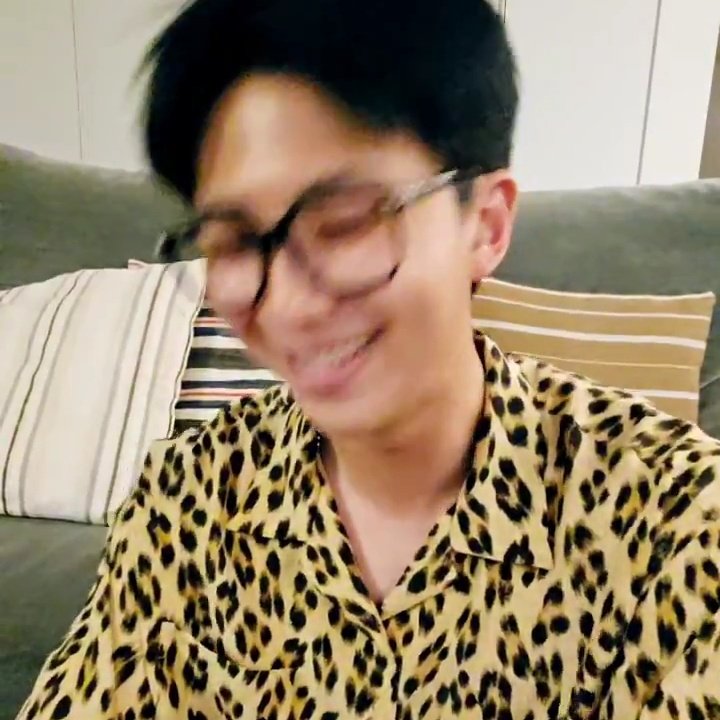 detailsofrm's tweet photo. he's so boyfriend https://t.co/Dvh4oM5Mzt