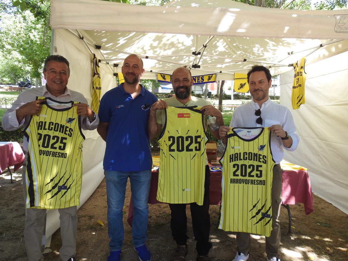 Baloncesto Halcones (@bhalcones) on Twitter photo ¡Fiestas Peñagrande 2025! Gracias a <a href="/Mtnezparamo/">José A Mtnez Páramo</a> a todos los que os pasasteis por la carpa! <a href="/AVPGRANDE/">AVPeñagrande</a> <a href="/ppfuencarral/">PP Fuencarral-El Pardo</a> <a href="/PSOEfuencarral/">PSOE Fuencarral/❤️</a> <a href="/MasfuencarralE/">Más Madrid | Fuencarral-El Pardo</a> <a href="/madrid_vox/">VOX Madrid</a> ¡Fiestas Peñagrande 2025! Gracias a <a href="/Mtnezparamo/">José A Mtnez Páramo</a> a todos los que os pasasteis por la carpa! <a href="/AVPGRANDE/">AVPeñagrande</a> <a href="/ppfuencarral/">PP Fuencarral-El Pardo</a> <a href="/PSOEfuencarral/">PSOE Fuencarral/❤️</a> <a href="/MasfuencarralE/">Más Madrid | Fuencarral-El Pardo</a> <a href="/madrid_vox/">VOX Madrid</a>
