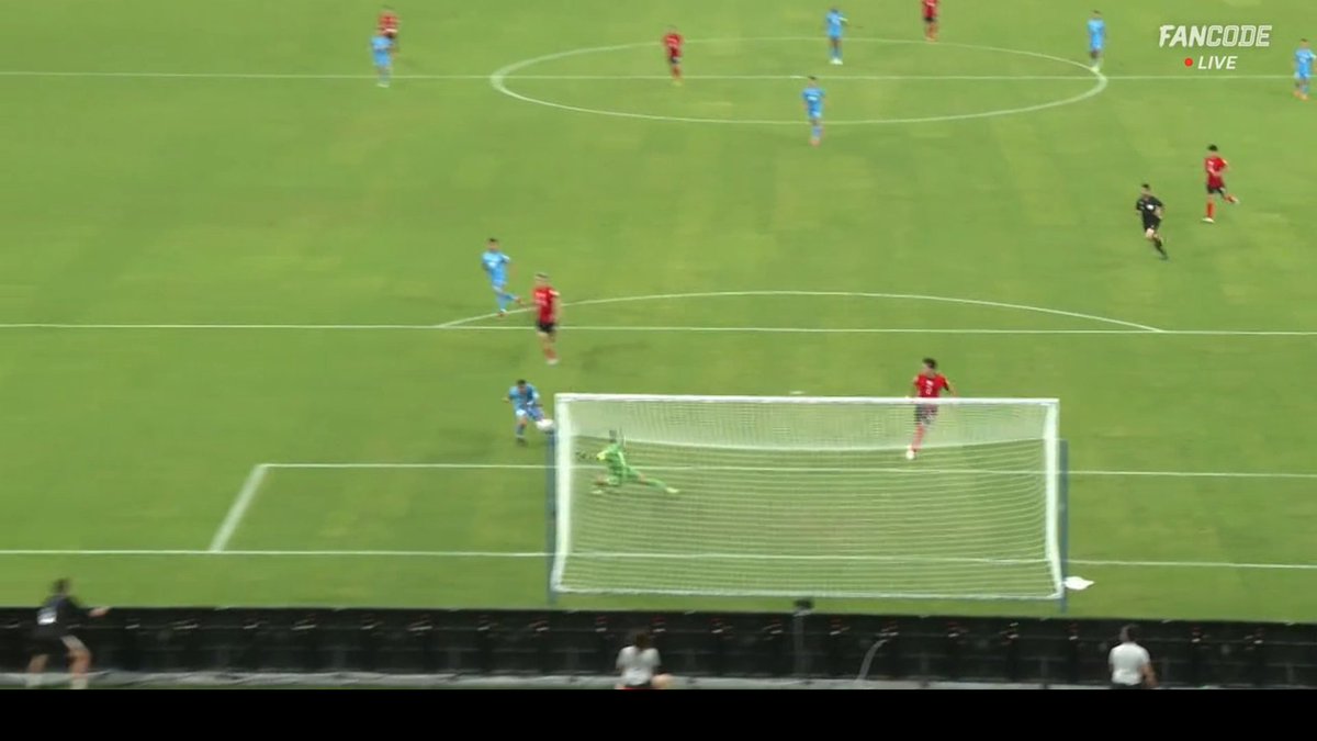 90ndstoppage's tweet photo. 📸 | Ashique Kuruniyan MISSES A OPEN CHANCE! Could have slotted in to give us the LEAD. Wonderful build-up from Brandon &amp; Liston. #90ndstoppage https://t.co/hoPYAhpeRn