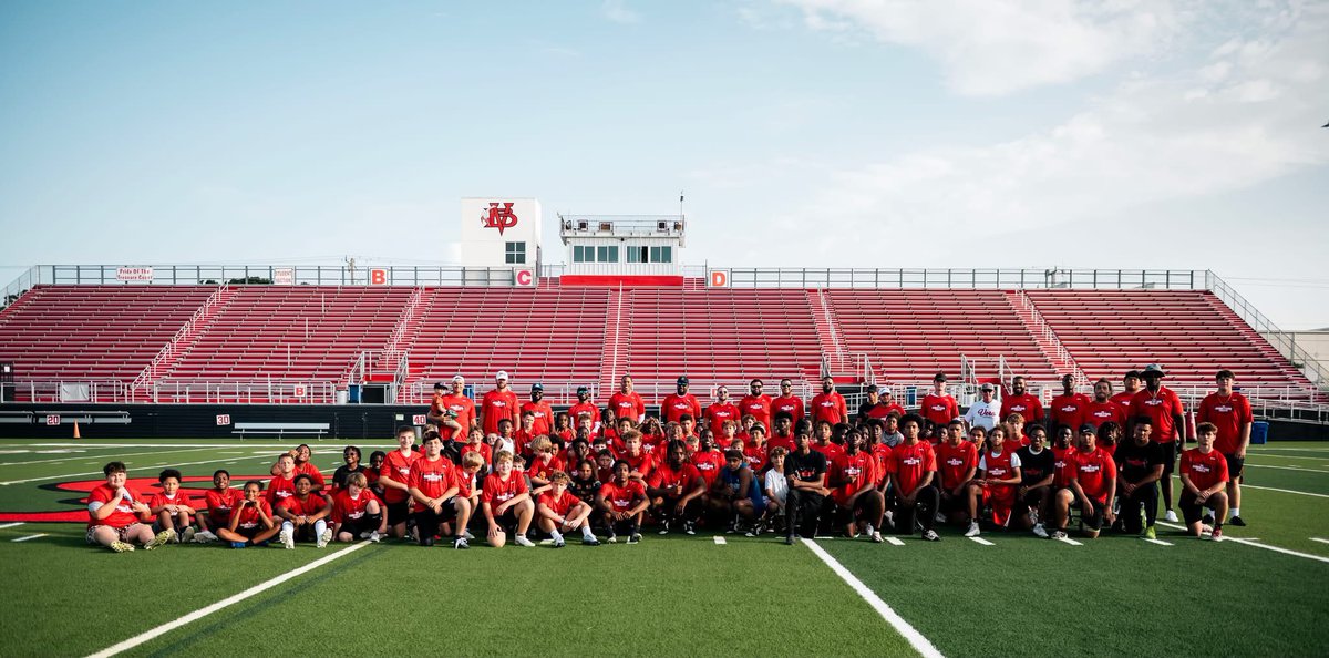 ShawnODare's tweet image. Thank you to everyone who came out, supported, coached, donated, and made our 4th Annual @ODareFoundation Friday Night Lights Free Youth Camp our most successful event yet!