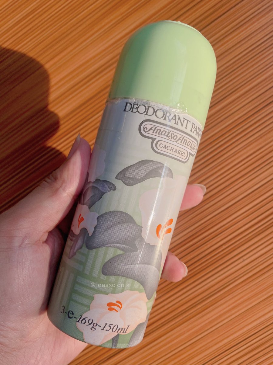 Enough with the overclaim deo.

Please ini deo spray ✨LEGEND✨ dari aku jaman SD, wanginya TAHAN SEHARIAN! 😃☝🏻