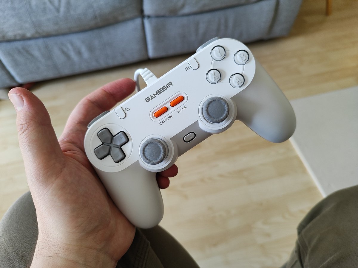 RetroBreeze tweet media