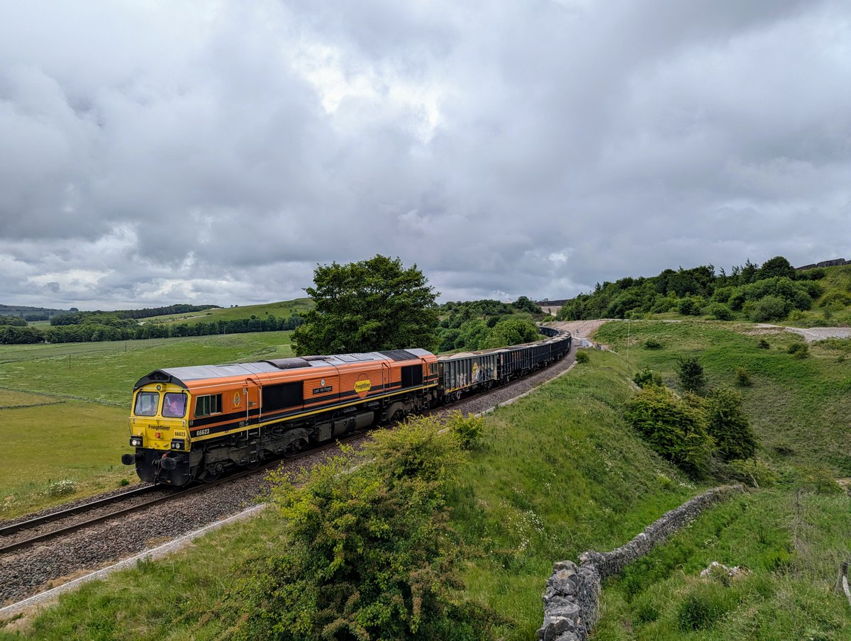 Freightliner (@railfreight) on Twitter photo We are delighted to have loaded and run the first Dowlow Quarry - Grimsby #Freightliner Heavy Haul train for <a href="/breedongroup/">Breedon Group PLC</a> this week. (1/3) We are delighted to have loaded and run the first Dowlow Quarry - Grimsby #Freightliner Heavy Haul train for <a href="/breedongroup/">Breedon Group PLC</a> this week. (1/3)