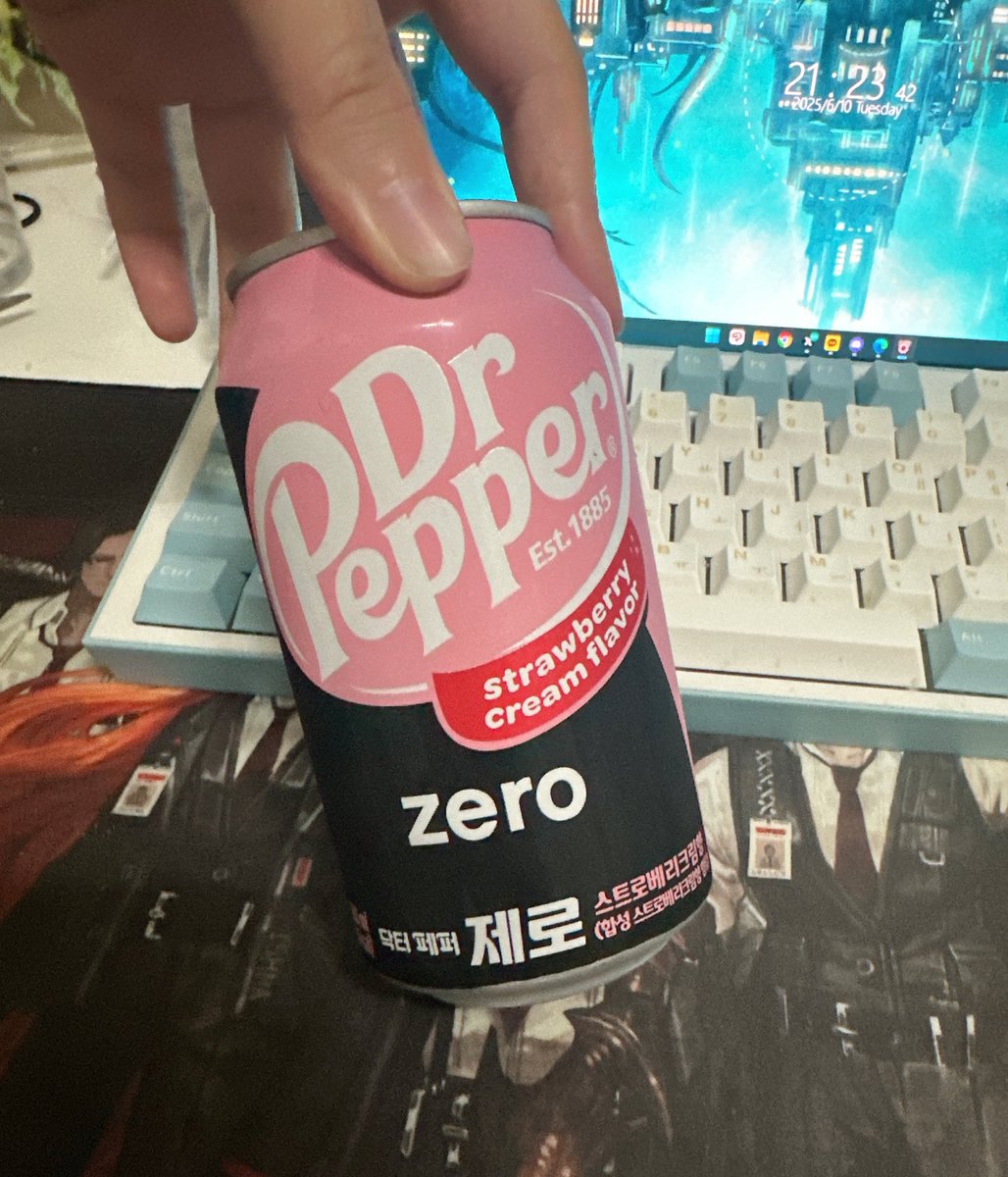 em09890's tweet photo. #hanyang

편의점에 갔다가 우연히 보게된 
페퍼제로 스트로베리크림

맛은...츄파츕스 딸기우유맛에 닥터페퍼맛이 살짝나는 느낌이네요 https://t.co/8WVNQ9PHuD