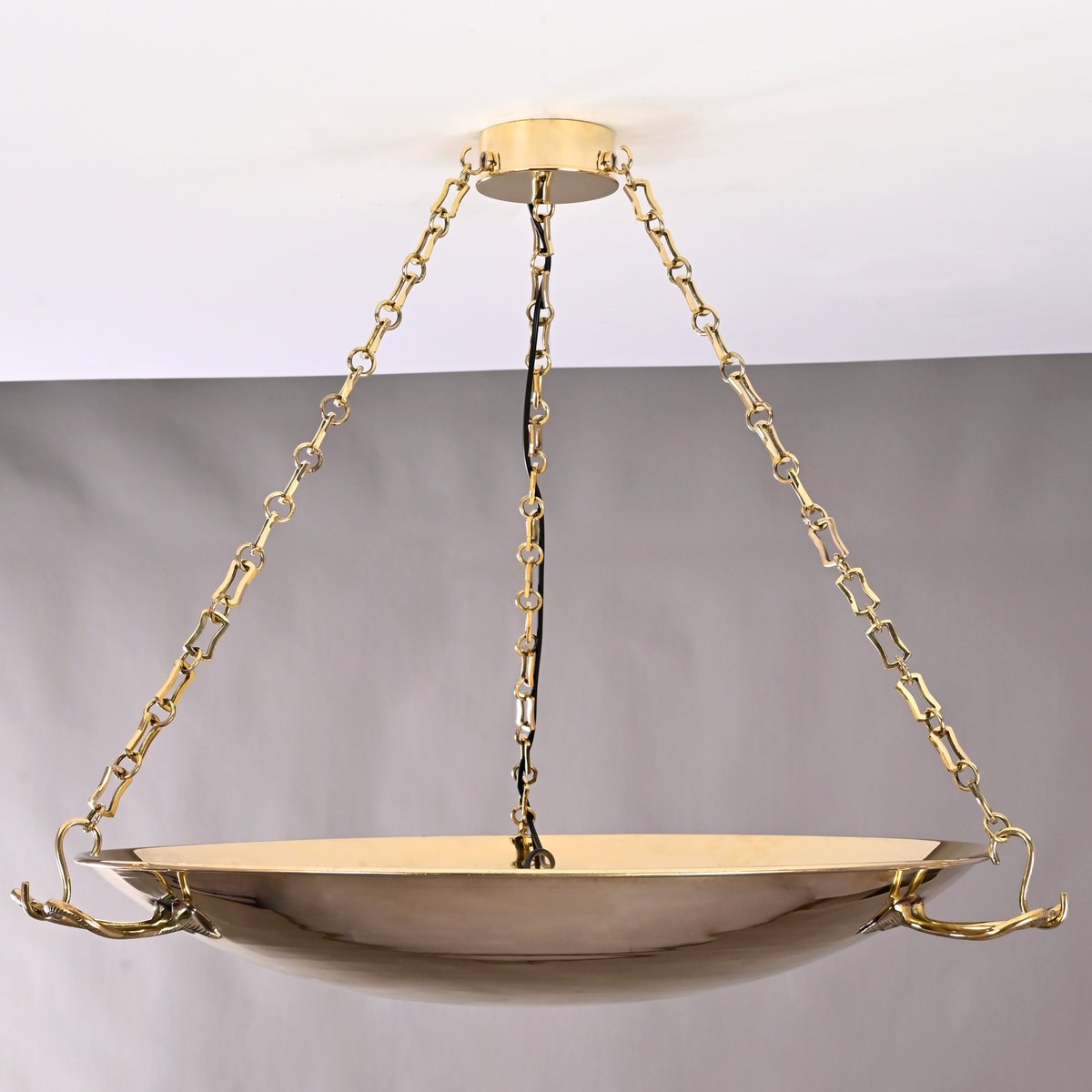 BrassLeafStudio's tweet photo. Handcrafted Elegance Our 30” Brass Weighing Scale Style Chandelier brings heritage design into modern interiors. Custom finishes &amp; sizes available. Ships worldwide 
Solid Brass 30" x 30" DHL Express https://t.co/5RVTzKSaIn
#BrassChandelier #InteriorDesign #CustomLighting https://t.co/rdh5Yv5qqf