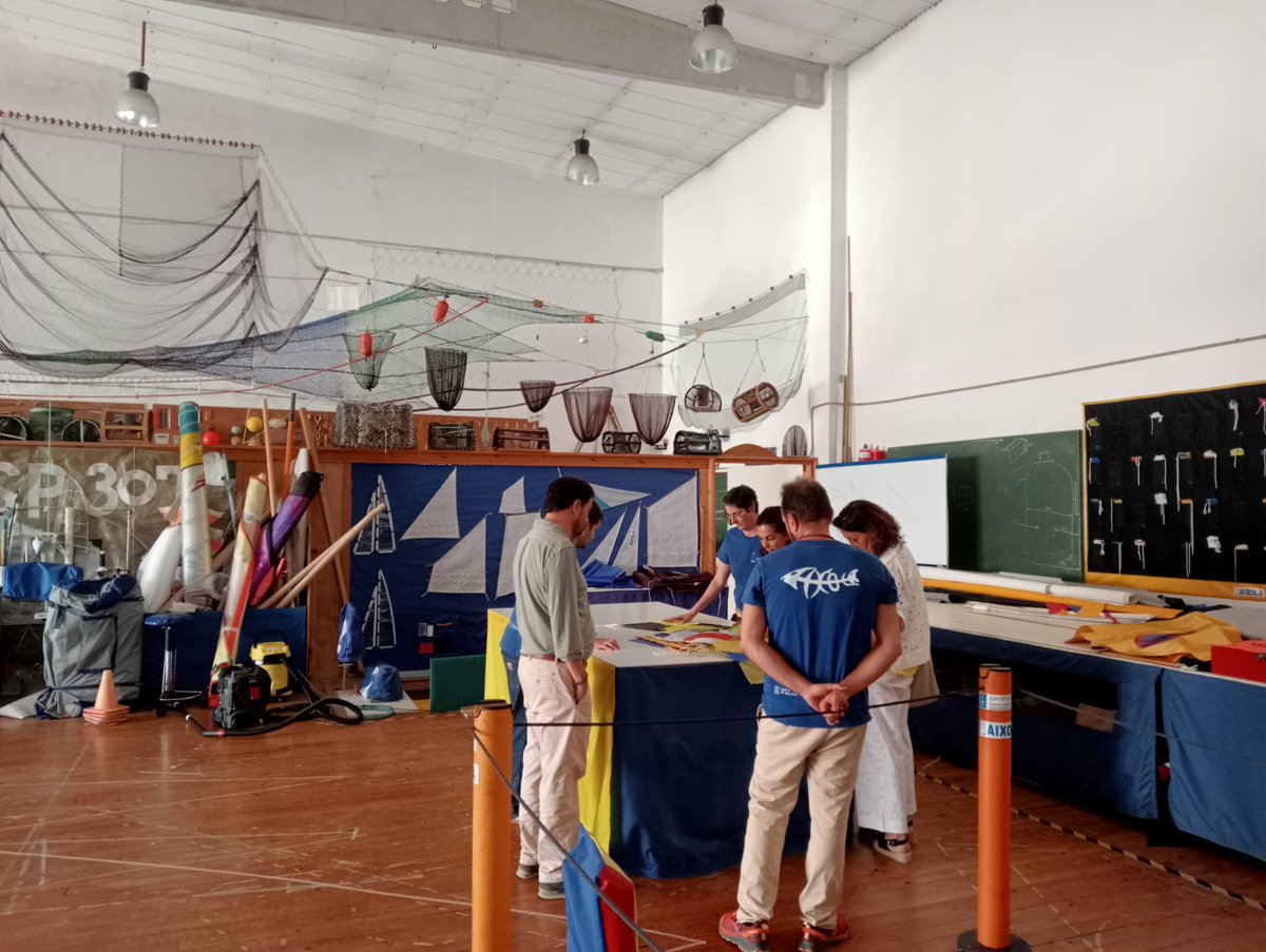 AixolaCF's tweet photo. Reunión de estratexia en Aixola! Hoxe recibimos a Ainhoa Ferré (Subdirectora Xeral de Xestión, Ensino e Relacións Sectoriais da Consellería do Mar) e José Martínez Casal (Xefe de Servizo de Desenvolvemento Pesqueiro), para deseñar a proposta de actividades de Aixola para 2026 https://t.co/yeV8DzTpEe