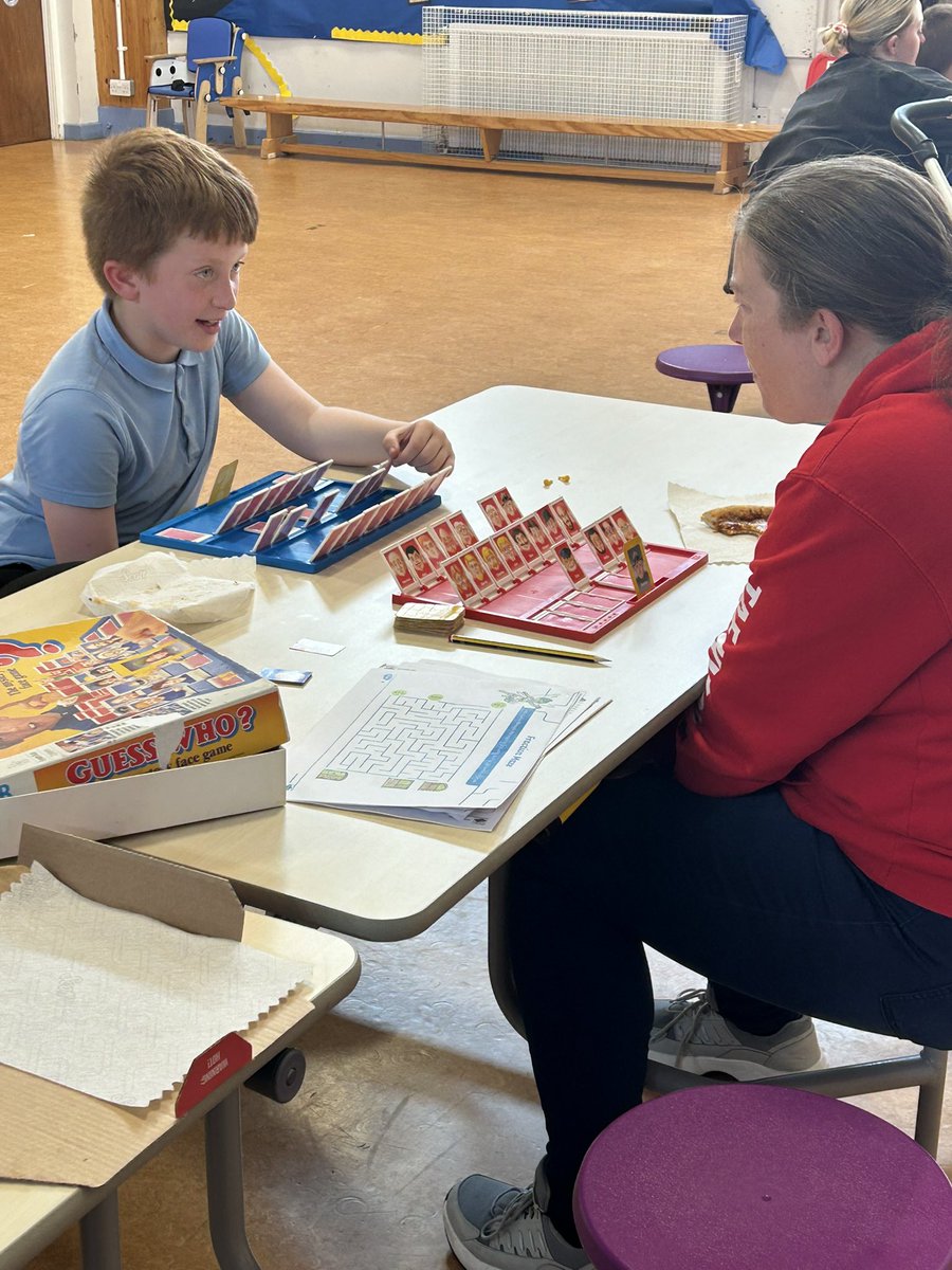 AddiewellPS's tweet image. What a great time at family learning this afternoon. We had fun playing numeracy games with a slice of pizza to help find the answers. Thanks to Claire at Adult Learning for organising.