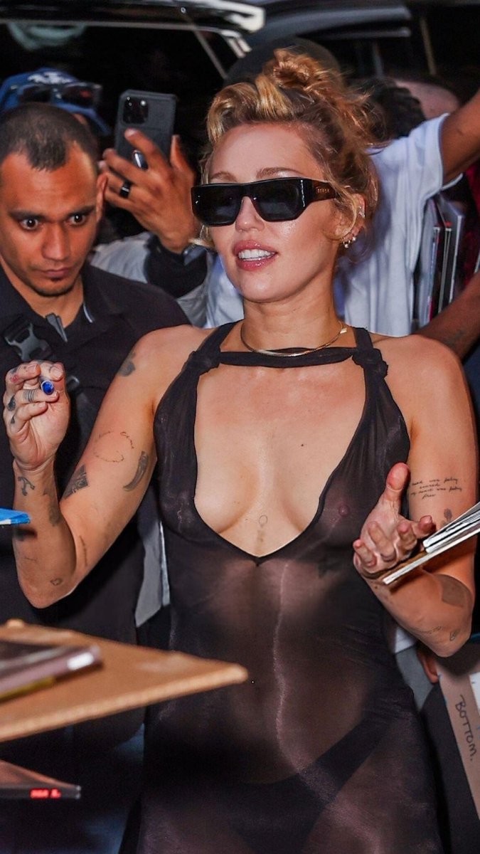 Miley Cyrus Nude