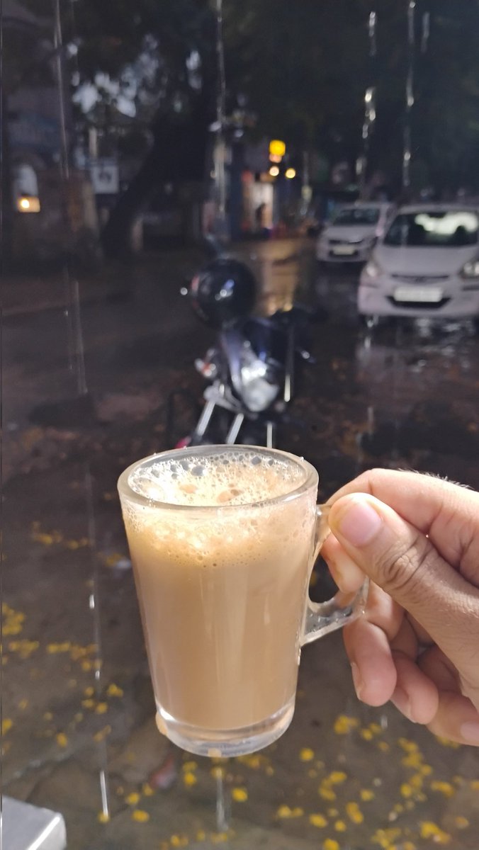 VedantBhamare8's tweet photo. Much needed Rains and Chai ☕ https://t.co/Eu32uhRUG5