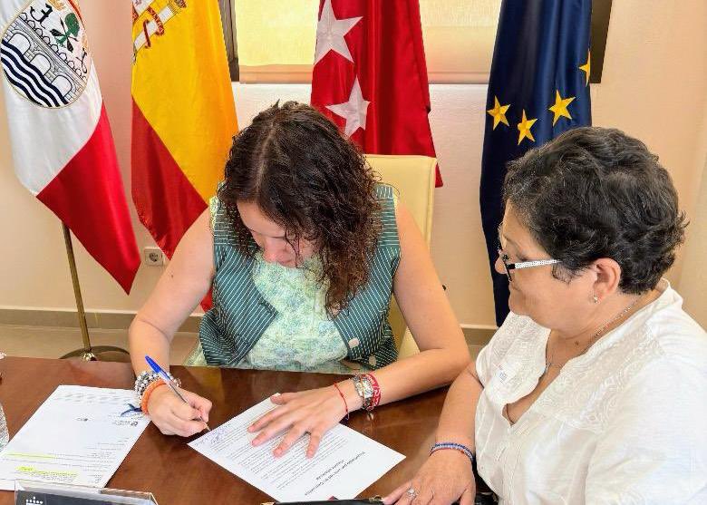 PPSanse's tweet photo. 🔵 Apoyo sin fisuras a las demandas de la Plataforma de Usuarios de Cercanías Hartos.

Nuestra ciudad es la más afectada en toda la Comunidad de Madrid por las recurrentes incidencias de Cercanías RENFE.

📲 https://t.co/JVgCSIWcvr https://t.co/eerEvfB7xn