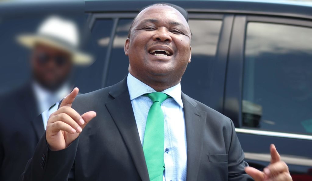 LOL HISTORY

10.6.2017
Following the collapse of their gov &amp; unfavourable election results, DPM Mothetjoa Metsing suggests that there was no need for the removal of their gov "but should be supplemented to form GNU for the sake of stability"

#Lesotho #History #OTD #Politics